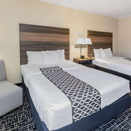 Отель La Quinta By Wyndham Garland Harbor Point Экстерьер фото