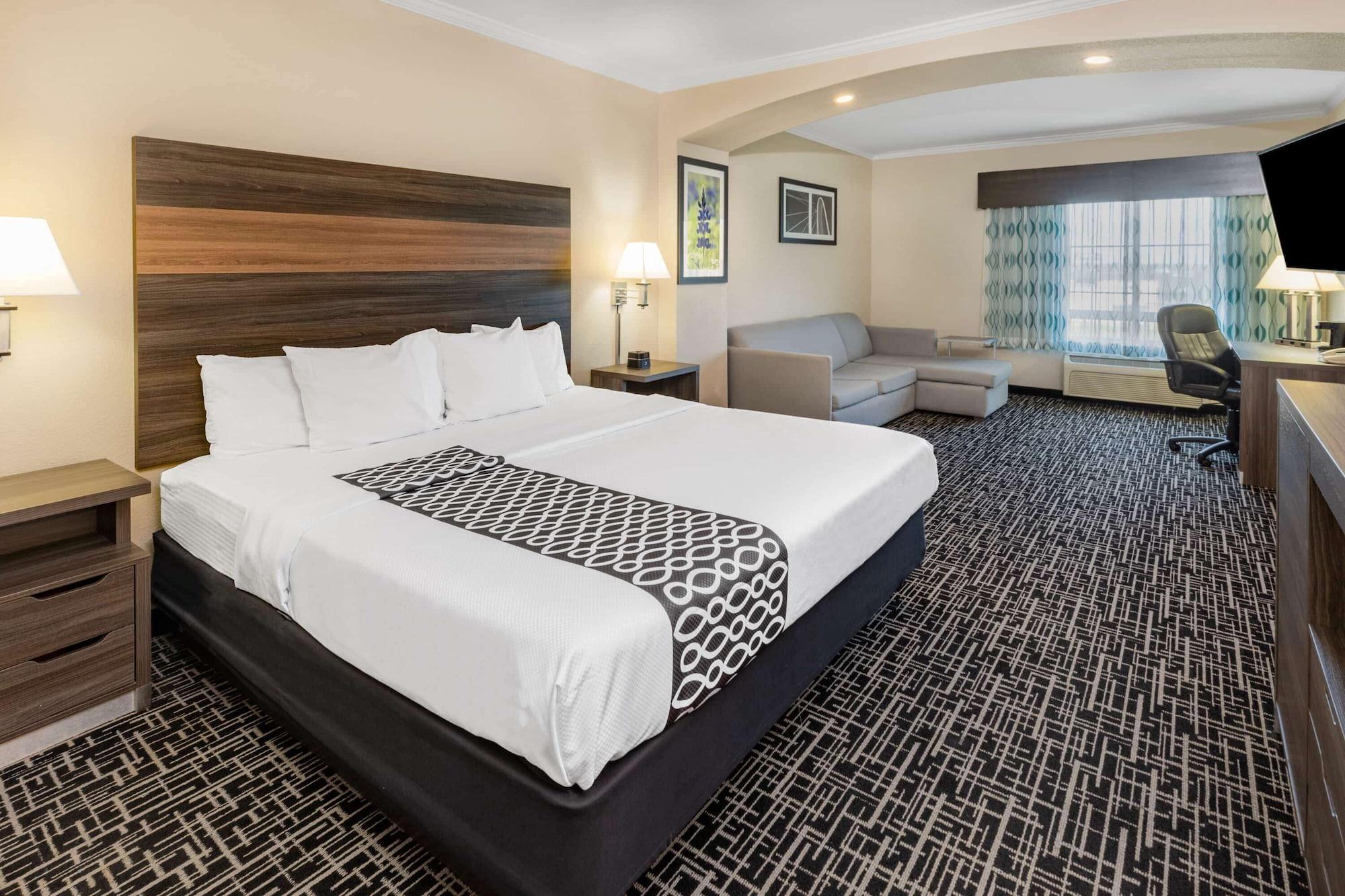 Отель La Quinta By Wyndham Garland Harbor Point Экстерьер фото