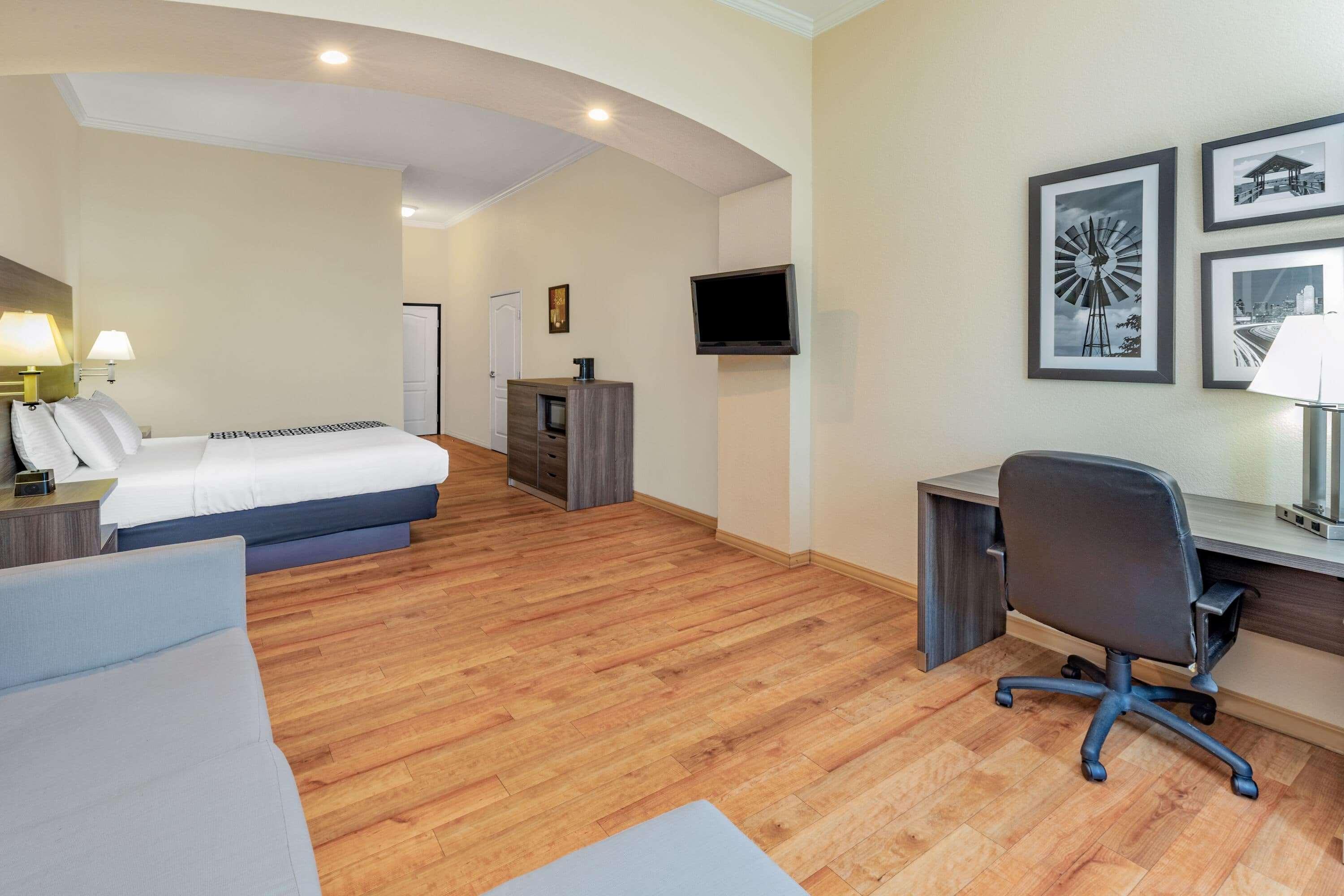 Отель La Quinta By Wyndham Garland Harbor Point Экстерьер фото