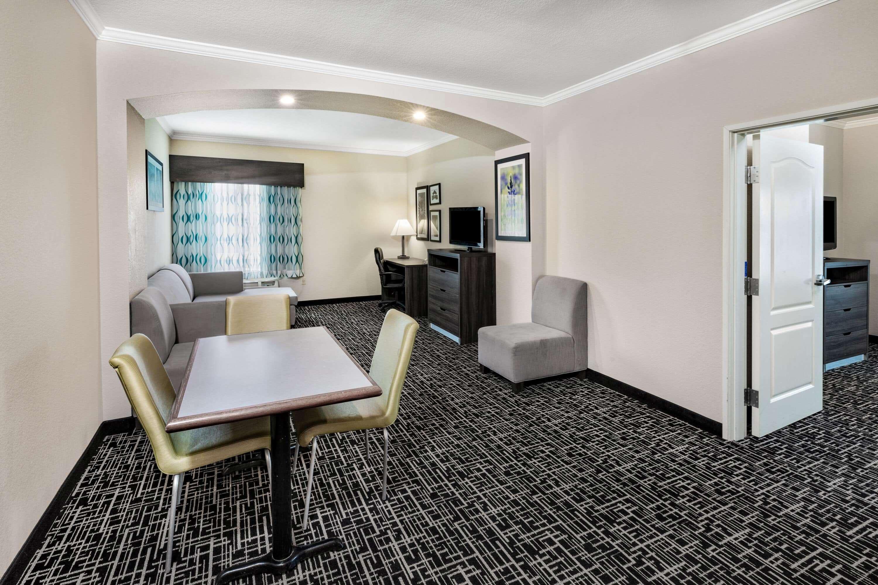 Отель La Quinta By Wyndham Garland Harbor Point Экстерьер фото