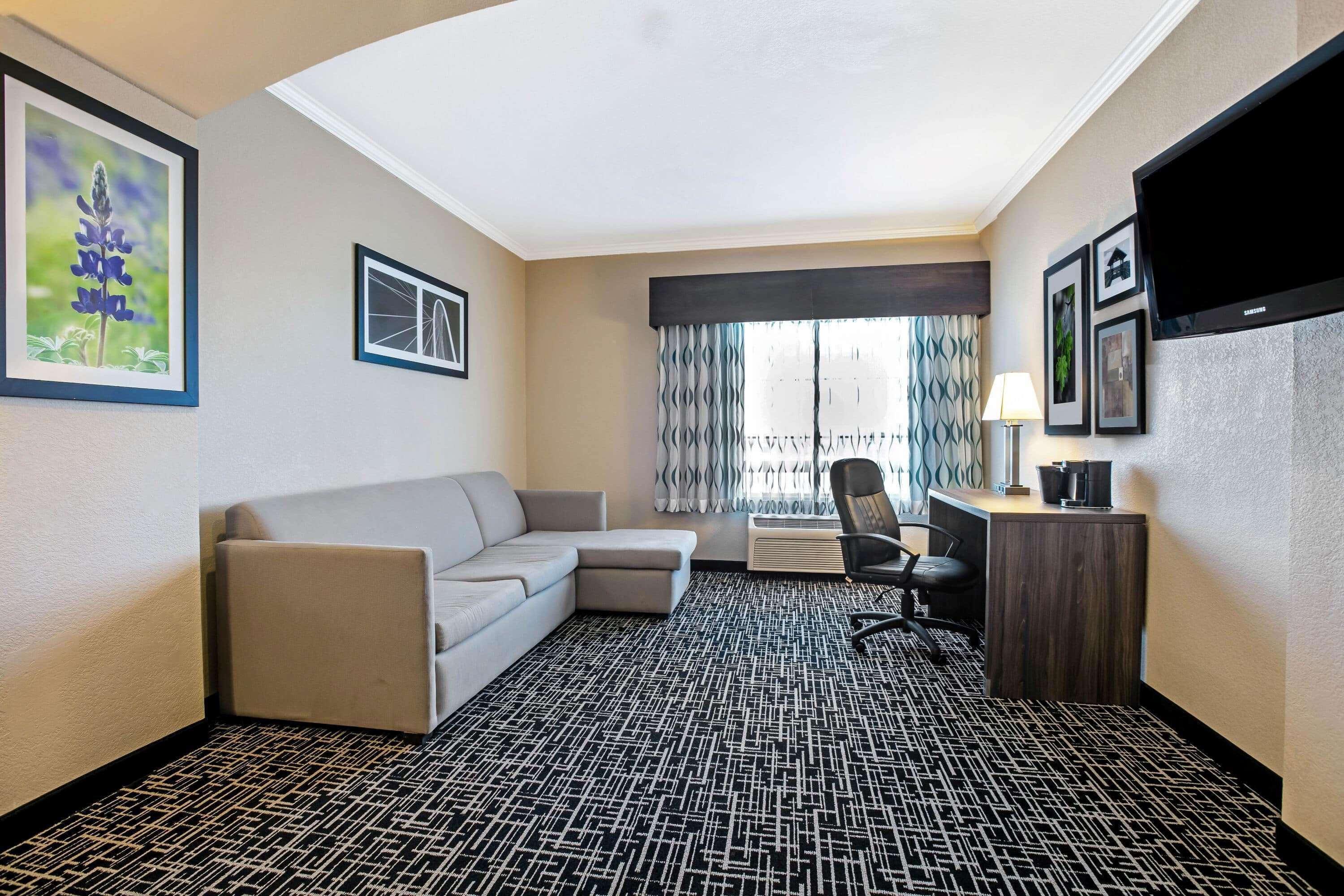 Отель La Quinta By Wyndham Garland Harbor Point Экстерьер фото