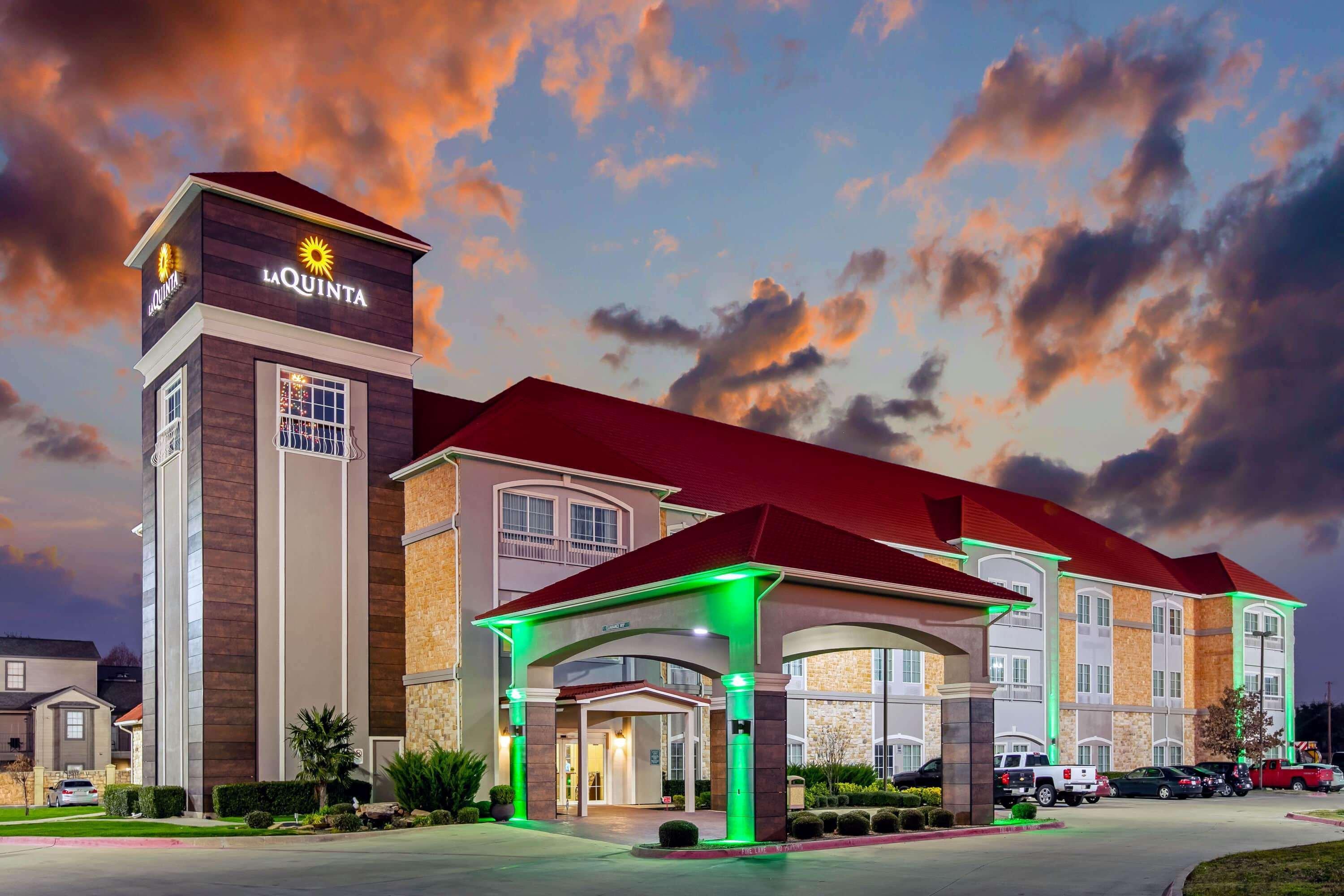 Отель La Quinta By Wyndham Garland Harbor Point Экстерьер фото