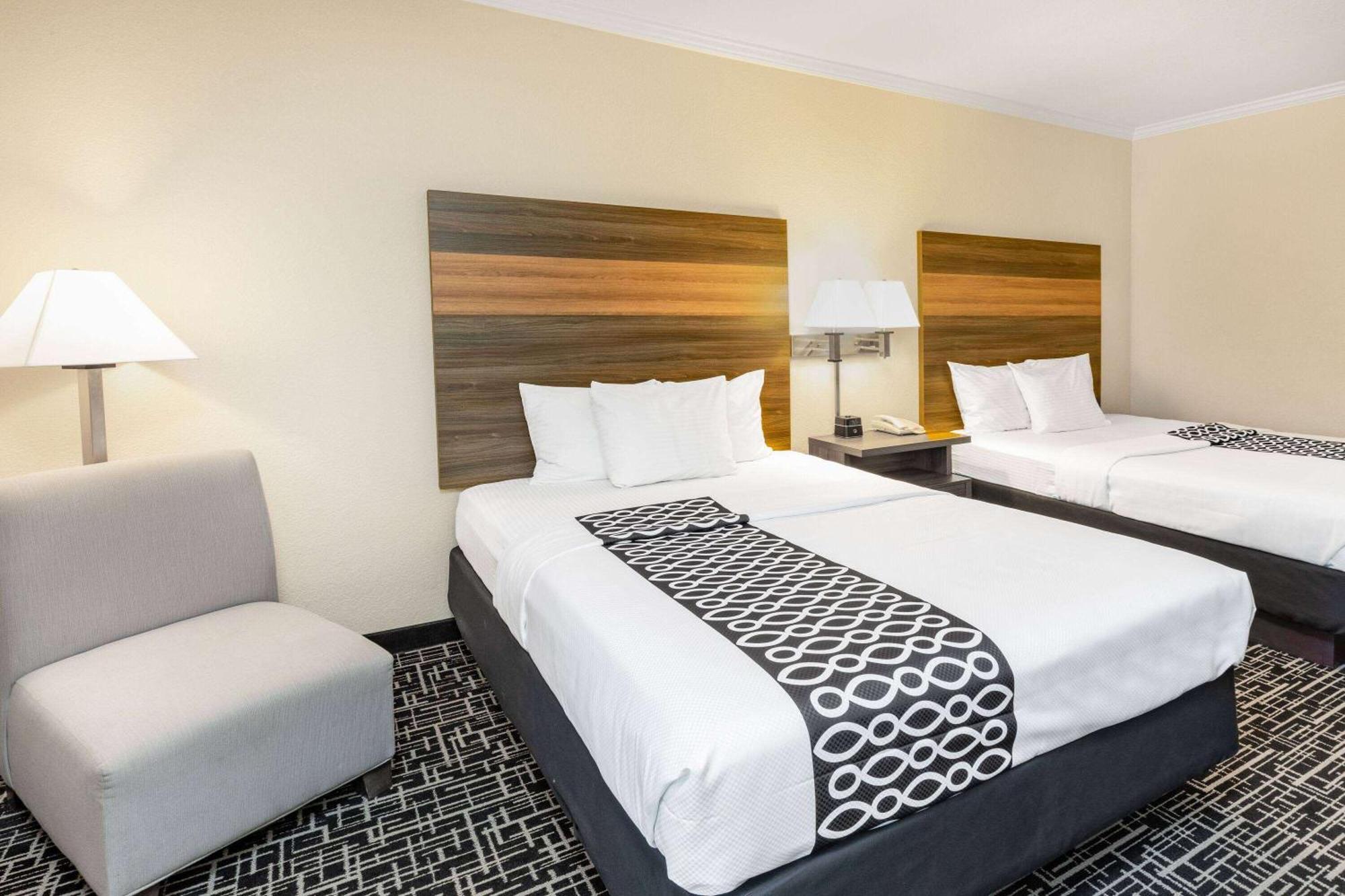 Отель La Quinta By Wyndham Garland Harbor Point Экстерьер фото