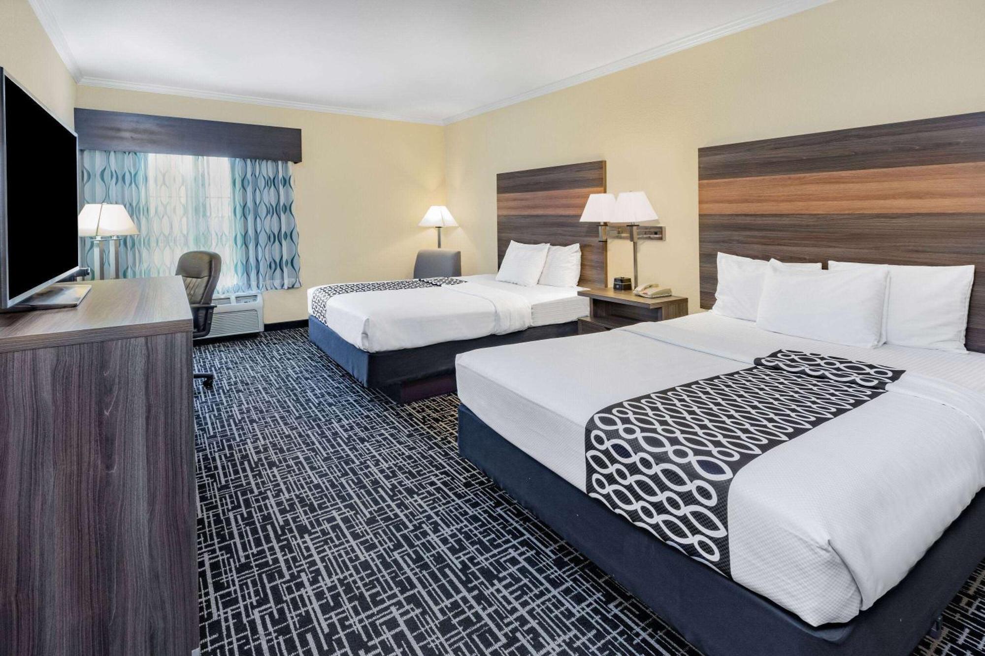 Отель La Quinta By Wyndham Garland Harbor Point Экстерьер фото