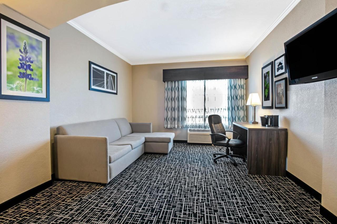 Отель La Quinta By Wyndham Garland Harbor Point Экстерьер фото