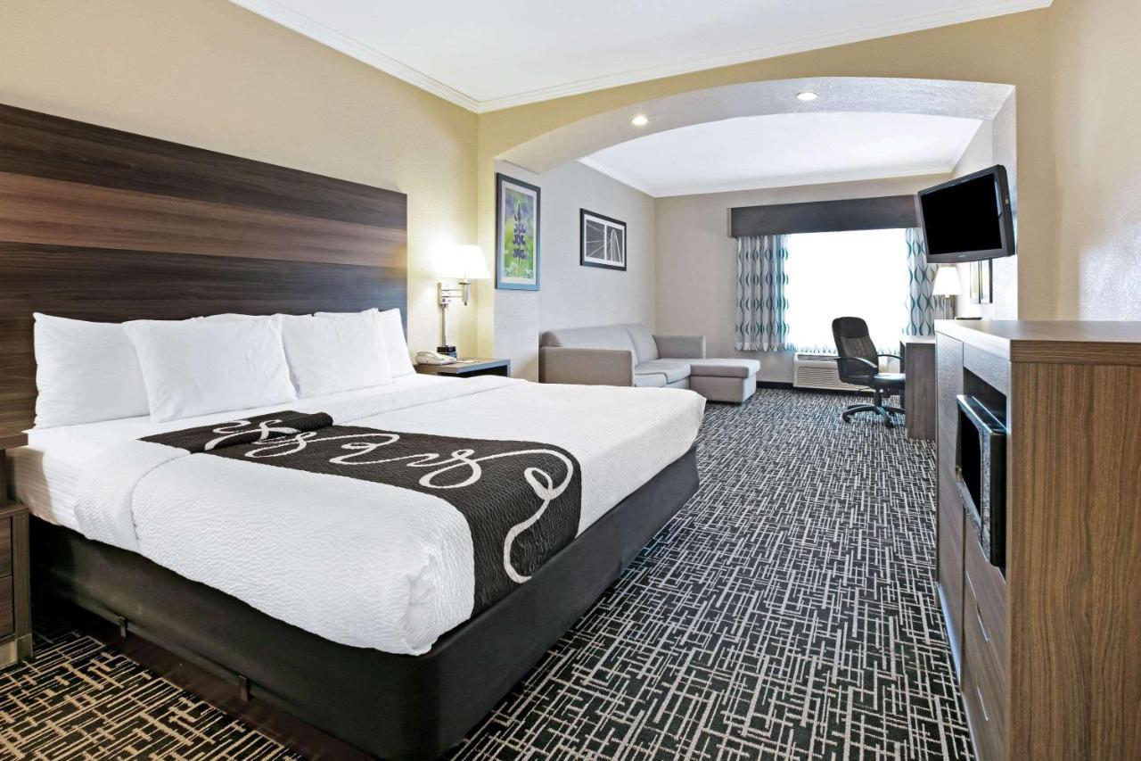 Отель La Quinta By Wyndham Garland Harbor Point Экстерьер фото